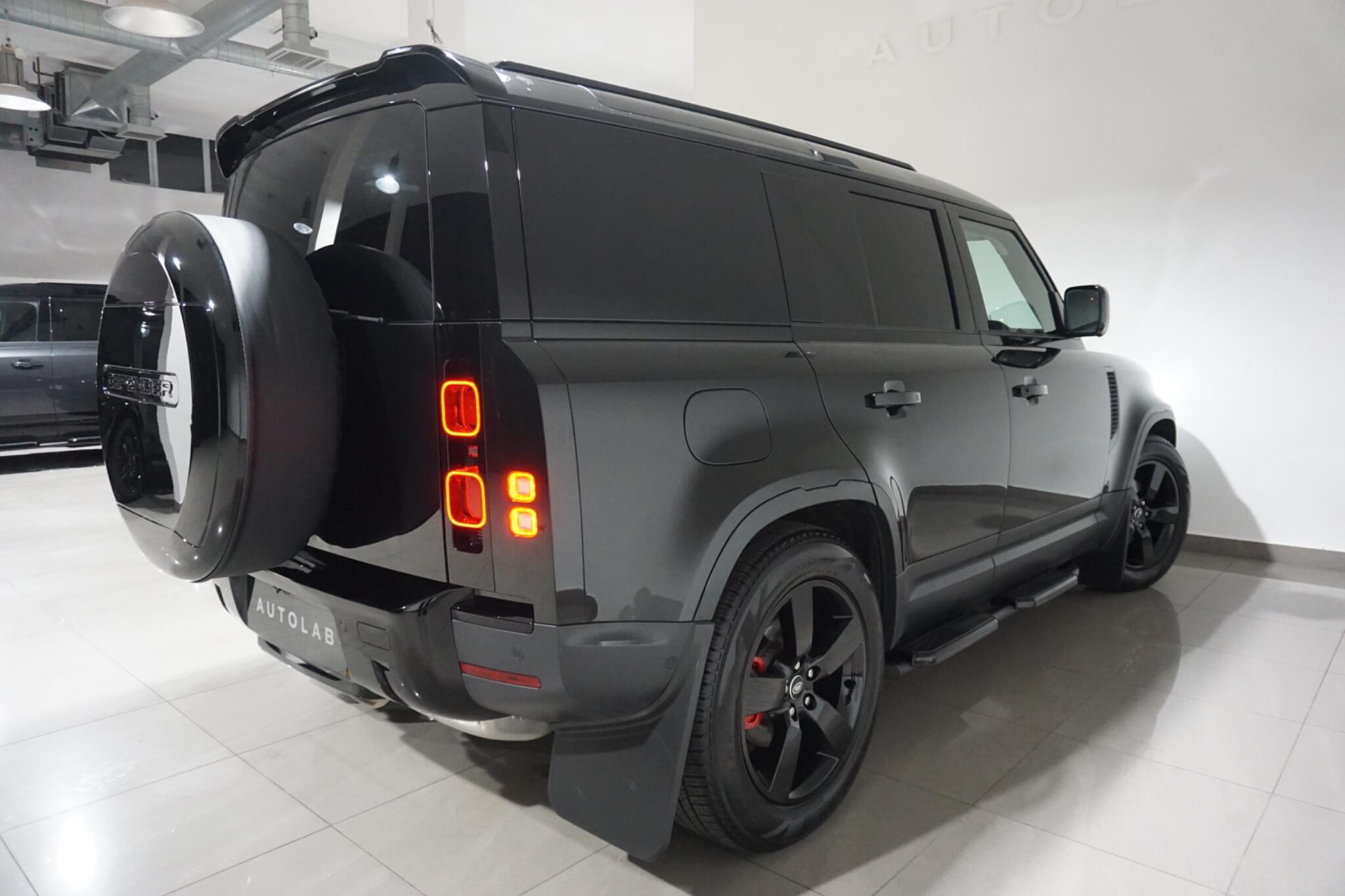 Land Rover Defender 110 3.0 D250 MHEV HSE Hard Top SUV Auto 4WD MWB Euro 6 (s/s) 5dr
